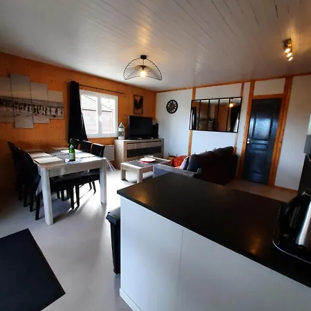 équipé Vue Sur Le De La Dathée Vire Normandie Chalet *